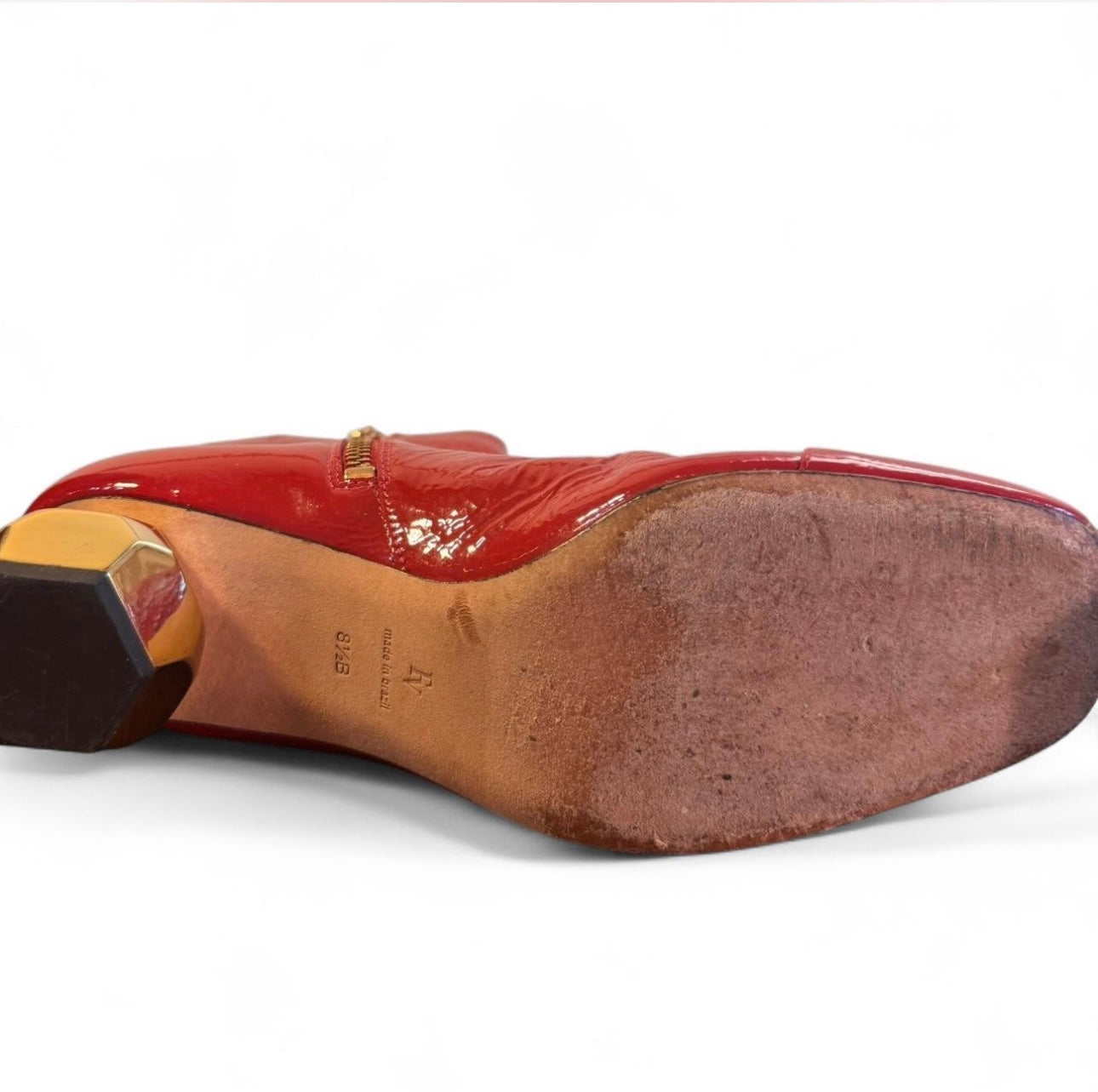 Frances Valentine | 
Marnie Soft Patent Crinkle Boot In Cranberry | 8 1/2 B

$225

This crinkled patent leather mid-heel bootie features patented signature heel inspired by Buckminster Fuller's omni-triangulated geodesic dome.
 
1.25'' heel: stretch nappa