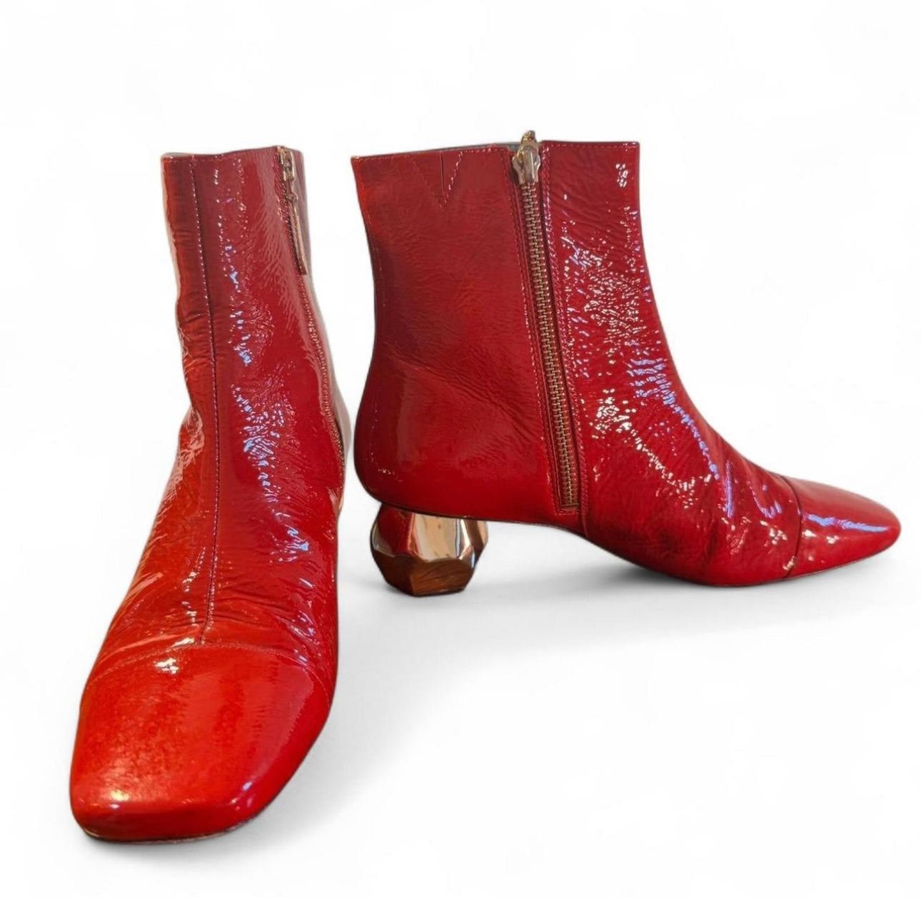 Frances Valentine | 
Marnie Soft Patent Crinkle Boot In Cranberry | 8 1/2 B

$225

This crinkled patent leather mid-heel bootie features patented signature heel inspired by Buckminster Fuller's omni-triangulated geodesic dome.
 
1.25'' heel: stretch nappa