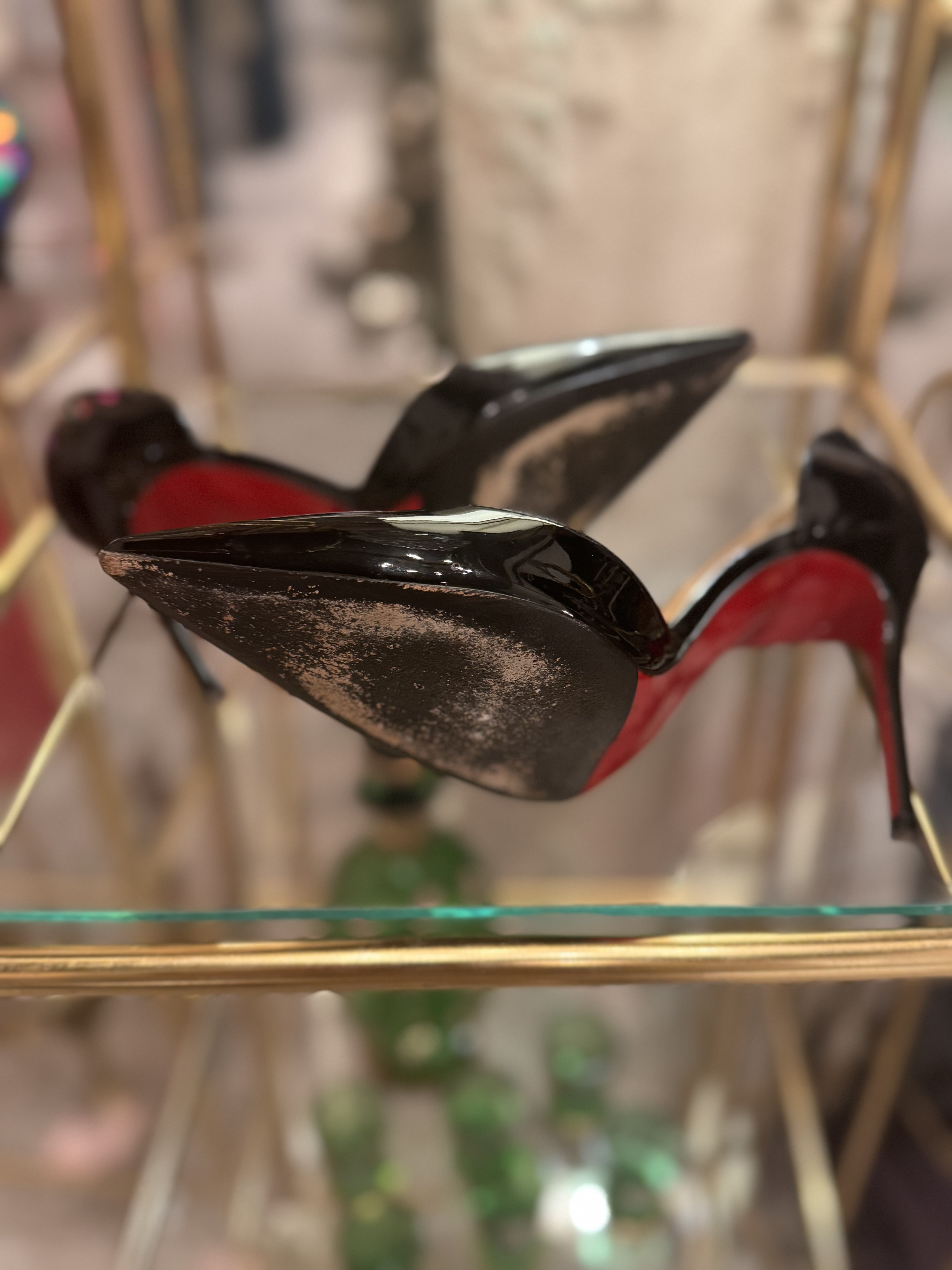 Pre-loved Christian Louboutin
Iriza
100 mm Pumps - Patent calf leather